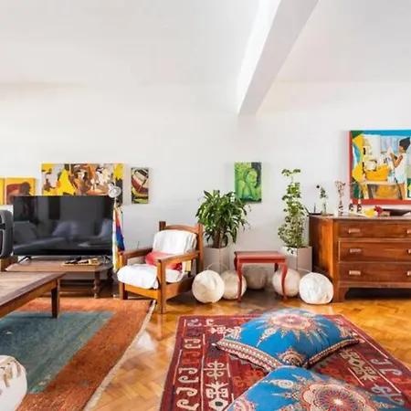 Julia E Pablo Apartment